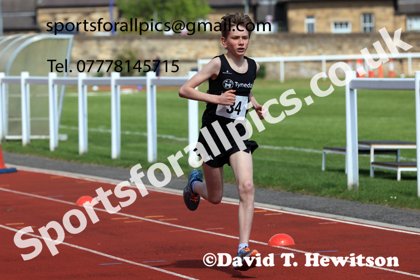 1500 metres, 2026 Elswick Harriers Event, Wentworth, Hexham. Photo: David T. Hewitson/Sports for All Pics